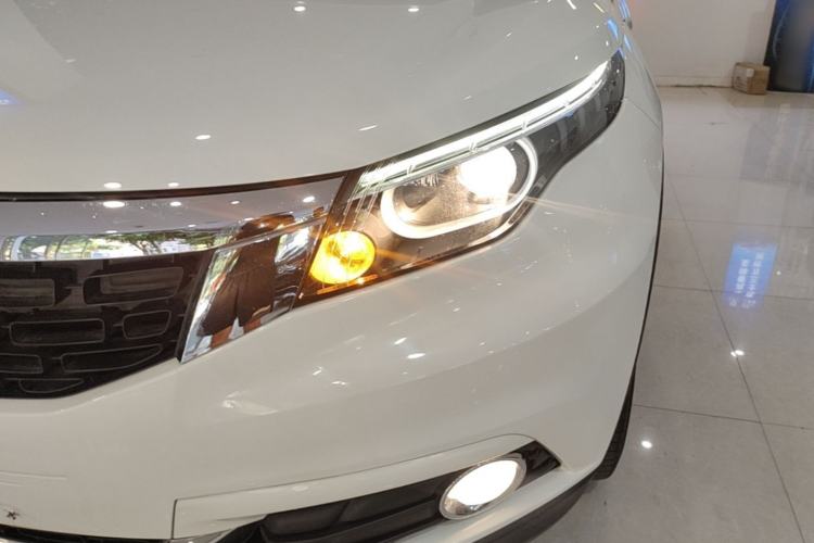 Used Qoros 5 2016 1.6T Automatic Luxury Model Left Front Headlight