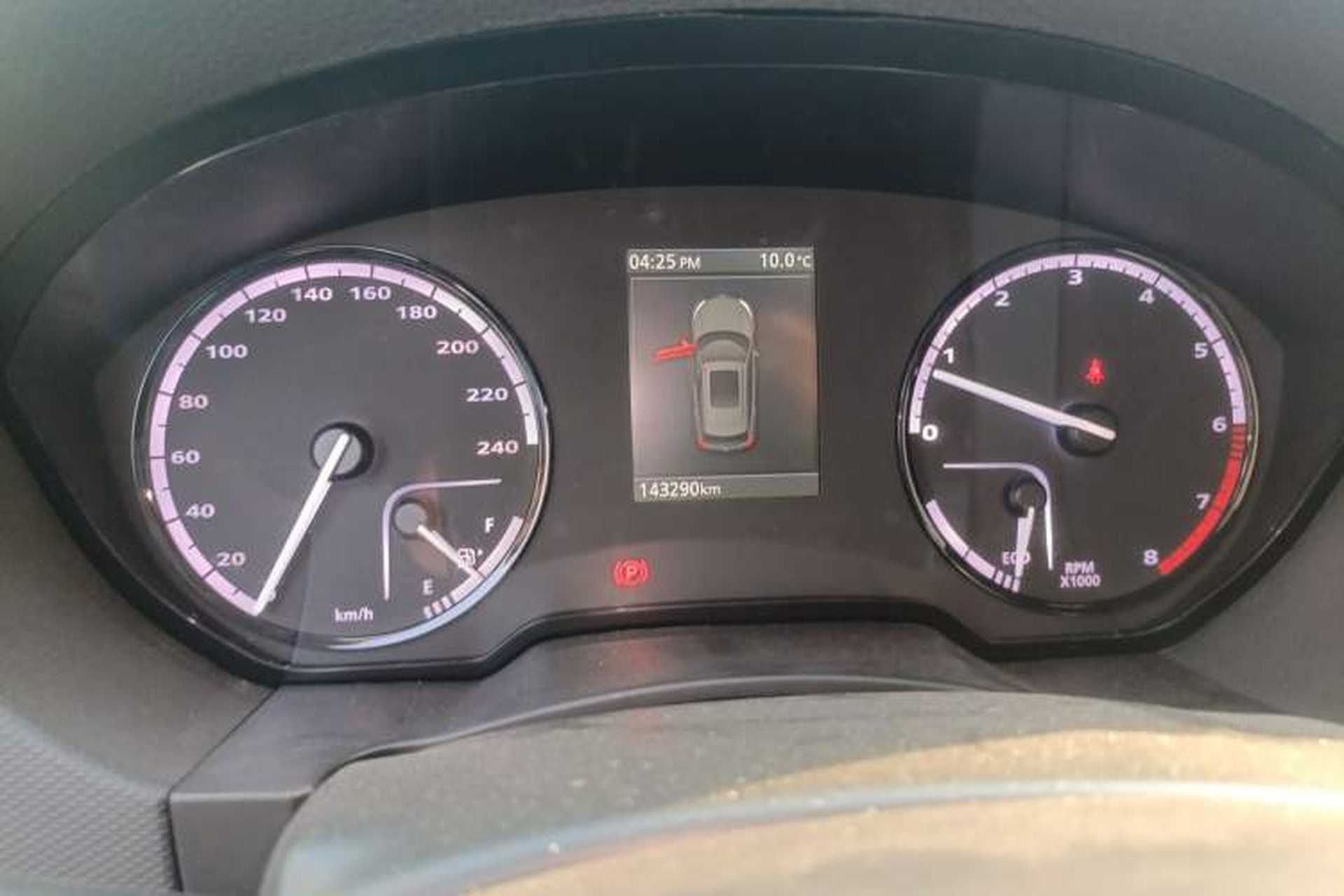 Used Qoros 5 2016 1.6T Manual Comfort Model Odometer Close Up
