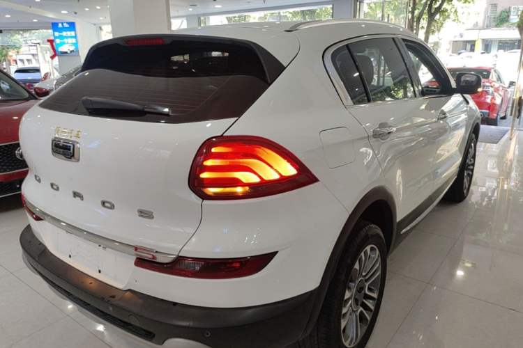 Used Qoros 5 2016 1.6T Automatic Luxury Model Rear Right 45 Deg