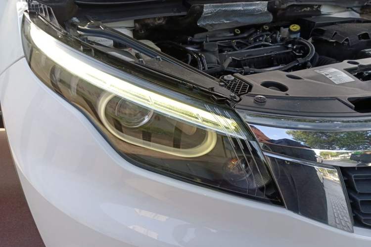 Used Qoros 5 2016 1.6T Automatic Luxury Model Right Front Headlight