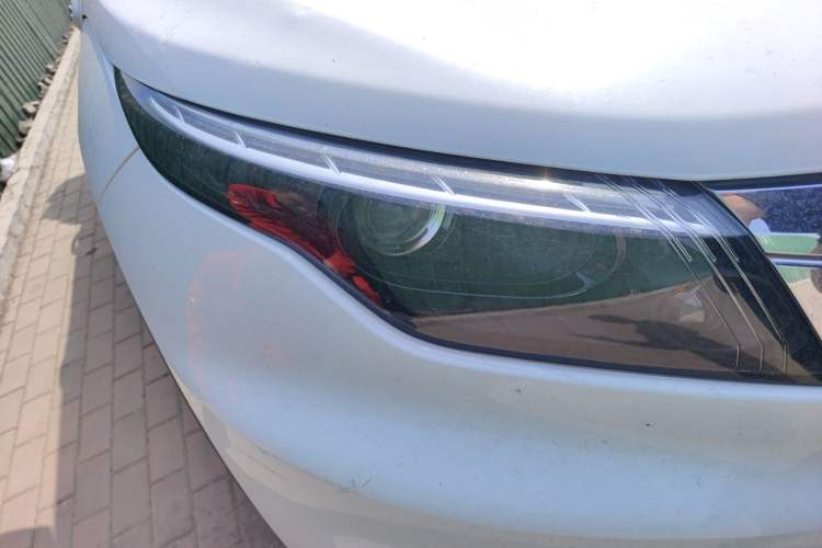 Used Qoros 5 2016 1.6T Automatic Comfort Model Right Front Headlight