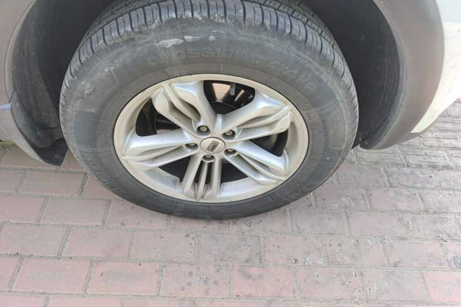 Used Qoros 5 2016 1.6T Automatic Comfort Model Right Front Wheel Hub