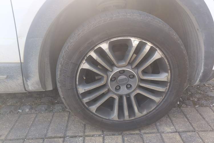 Used Qoros 5 2016 1.6T Automatic Luxury Model Right Front Wheel Hub