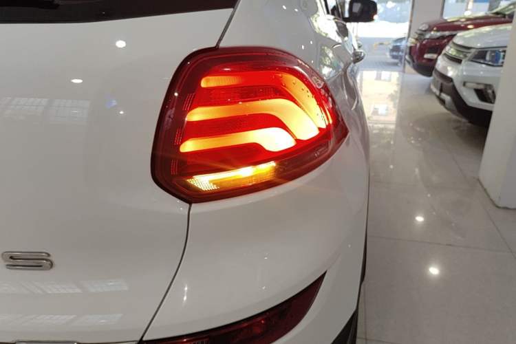 Used Qoros 5 2016 1.6T Automatic Luxury Model Right Rear Taillight