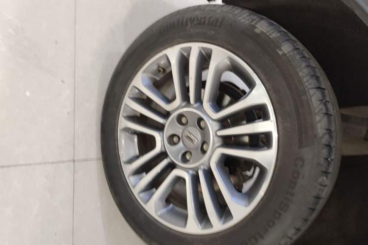 Used Qoros 5 2016 1.6T Automatic Luxury Model Right Rear Wheel Hub