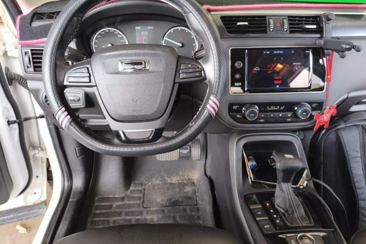 Used Qoros 5 2016 1.6T Automatic Elite Model Steering Wheel