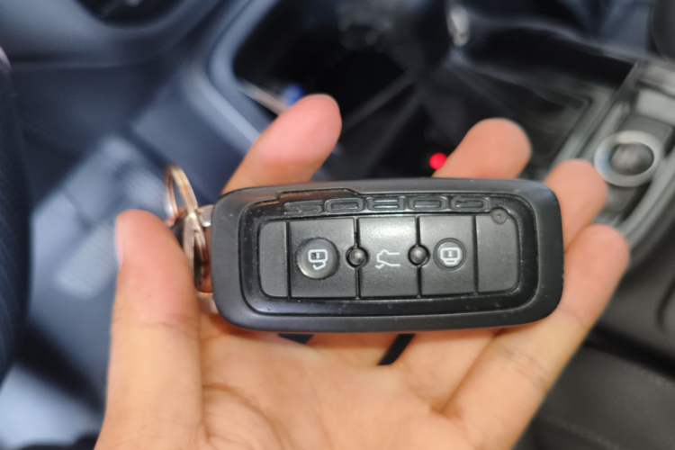 Used Qoros 5 2016 1.6T Automatic Elite Model Vehicle Key