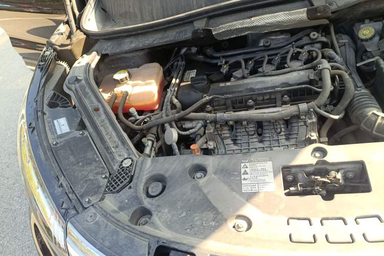 Used Qoros 5 2017 1.6T Automatic Leading Model Engine Bay Right