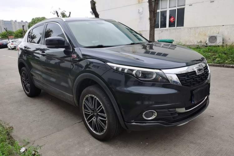 Used Qoros 5 2017 1.6T Automatic Prestige Model Front Right 45 Deg