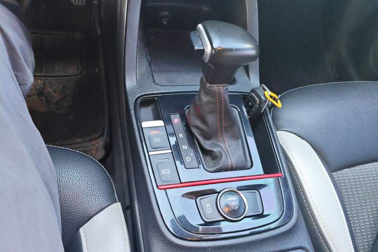 Used Qoros 5 2017 1.6T Automatic Prestige Model Gear Lever