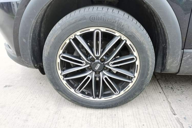 Used Qoros 5 2017 1.6T Automatic Prestige Model Left Front Wheel Hub