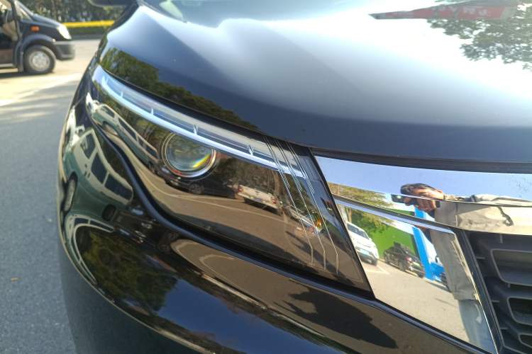 Used Qoros 5 2017 1.6T Automatic Leading Model Right Front Headlight