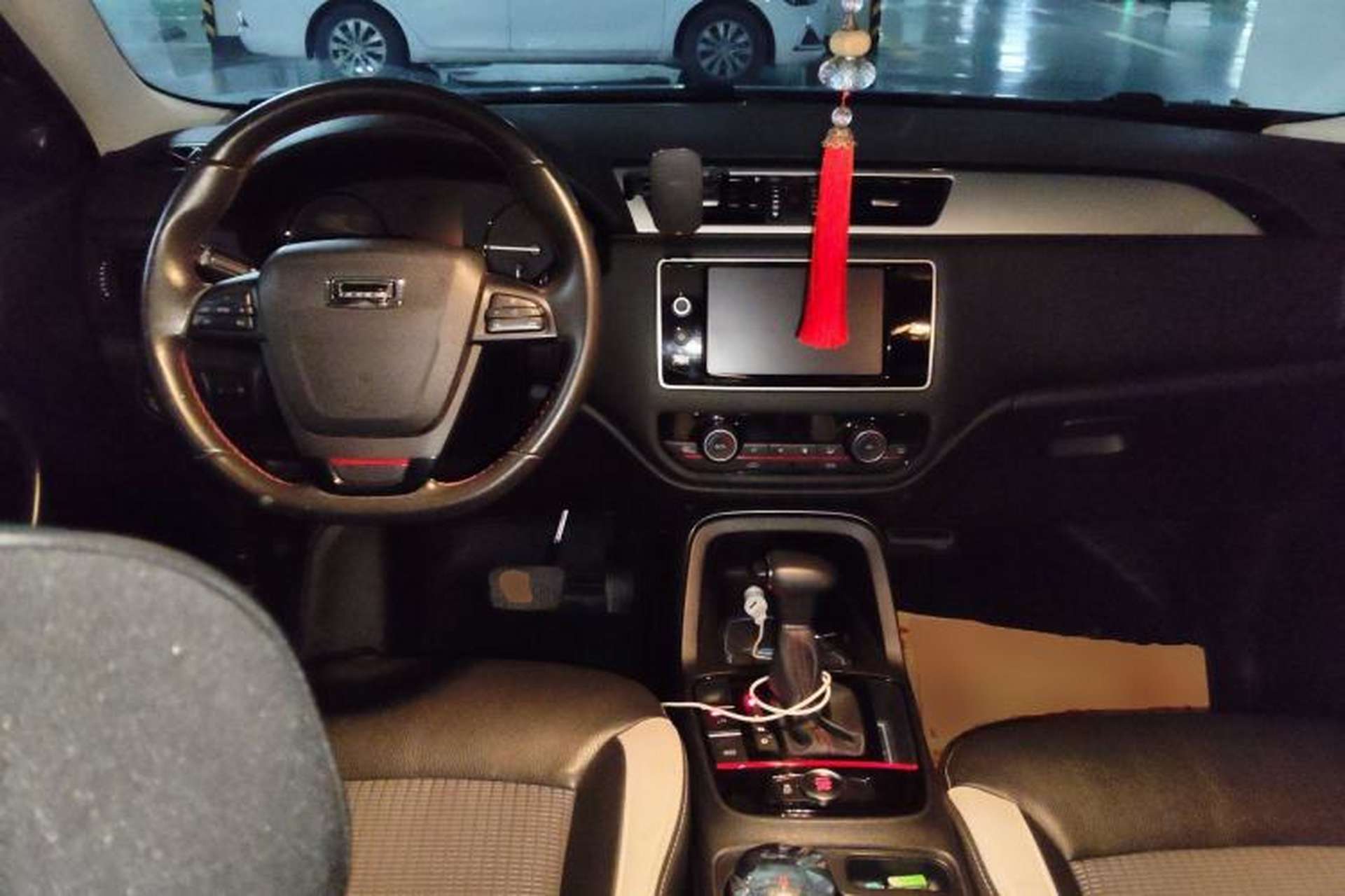 Used Qoros 5 2017 1.6T Automatic Prestige Model Center Console