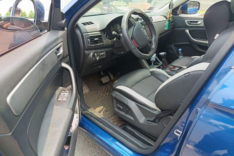 Used Qoros 5 2017 1.6T Automatic Prestige Model Driver Seat