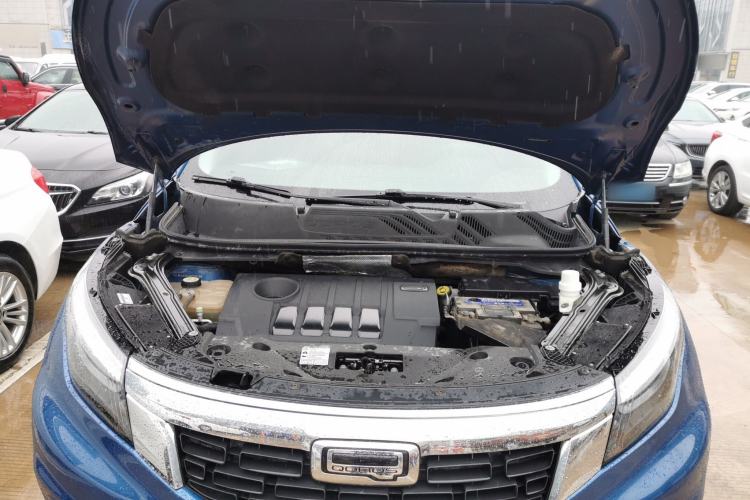 Used Qoros 5 2017 1.6T Automatic Flagship Model Engine Bay