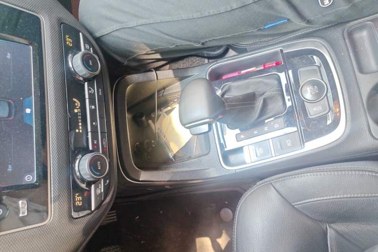 Used Qoros 5 2017 1.6T Automatic Flagship Model Gear Lever