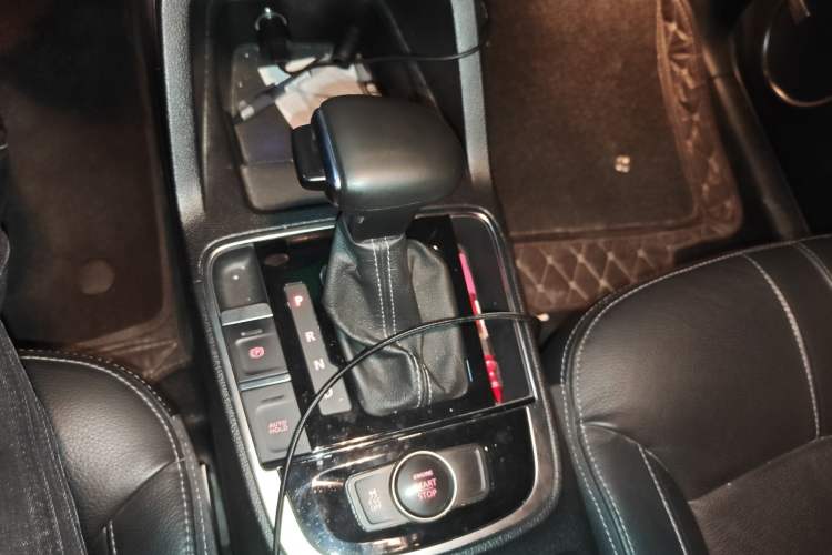 Used Qoros 5 2017 1.6T Automatic Flagship Model Gear Lever