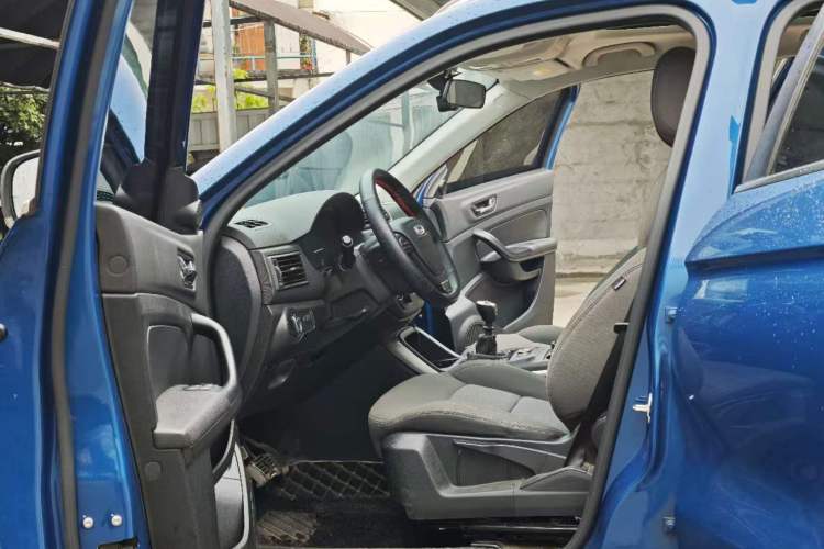 Used Qoros 5 2017 1.6T Manual Leading Model Interior 1