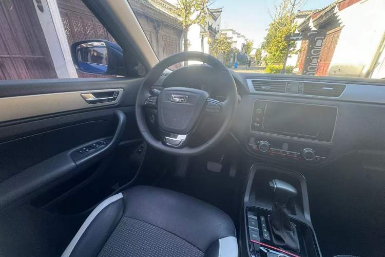 Used Qoros 5 2017 1.6T Automatic Prestige Model Interior 2