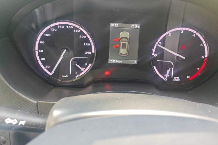 Used Qoros 5 2017 1.6T Automatic Flagship Model Odometer Close Up