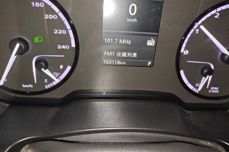 Used Qoros 5 2017 1.6T Automatic Flagship Model Odometer Close Up