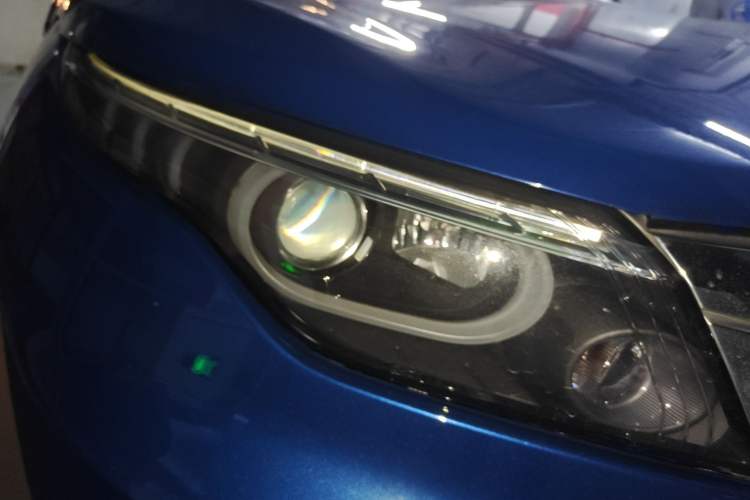Used Qoros 5 2017 1.6T Automatic Flagship Model Right Front Headlight