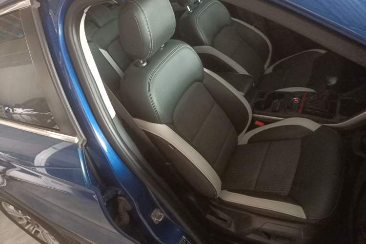 Used Qoros 5 2017 1.6T Automatic Prestige Model Right Front Seat