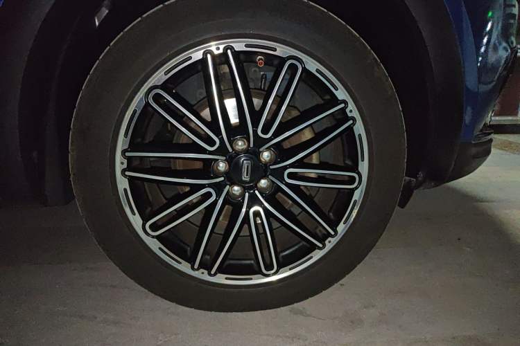 Used Qoros 5 2017 1.6T Automatic Flagship Model Right Front Wheel Hub