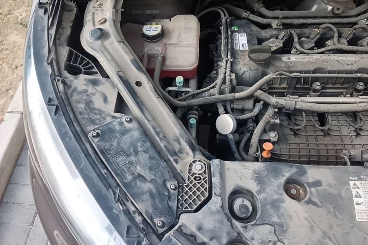Used Qoros 5 2017 1.6T Manual Leading Model Engine Bay Right