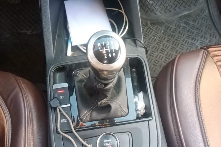 Used Qoros 5 2017 1.6T Manual Leading Model Gear Lever