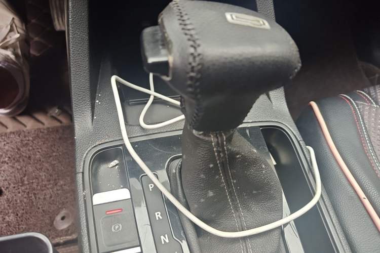 Used Qoros 5 2017 1.6T Automatic Leading Model Gear Lever