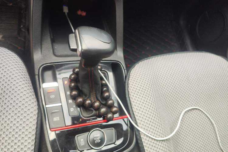 Used Qoros 5 2017 1.6T Automatic Prestige Model Gear Lever