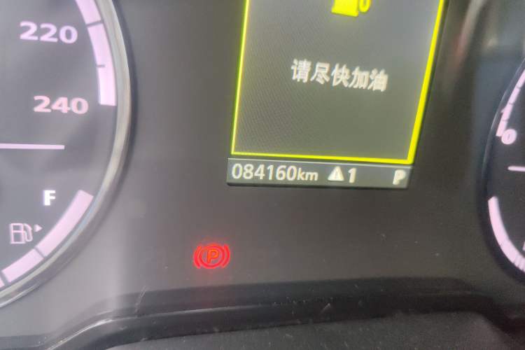 Used Qoros 5 2017 1.6T Automatic Prestige Model Odometer Close Up