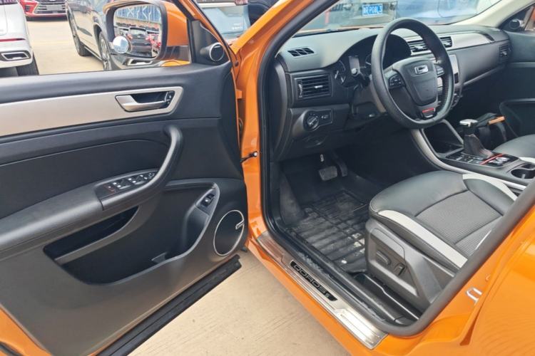 Used Qoros 5 2017 1.6T Automatic Prestige Model Driver Seat