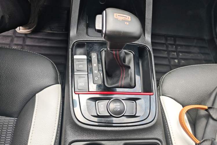 Used Qoros 5 2017 1.6T Automatic Prestige Model Gear Lever