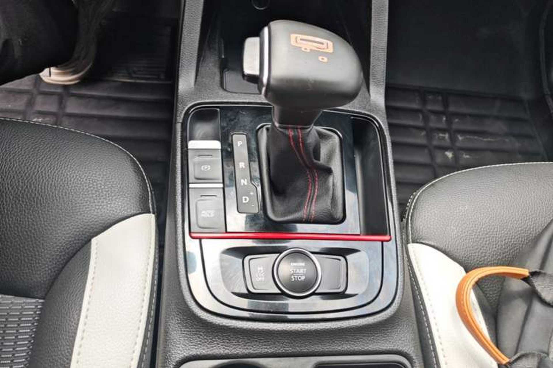 Used Qoros 5 2017 1.6T Automatic Prestige Model Gear Lever