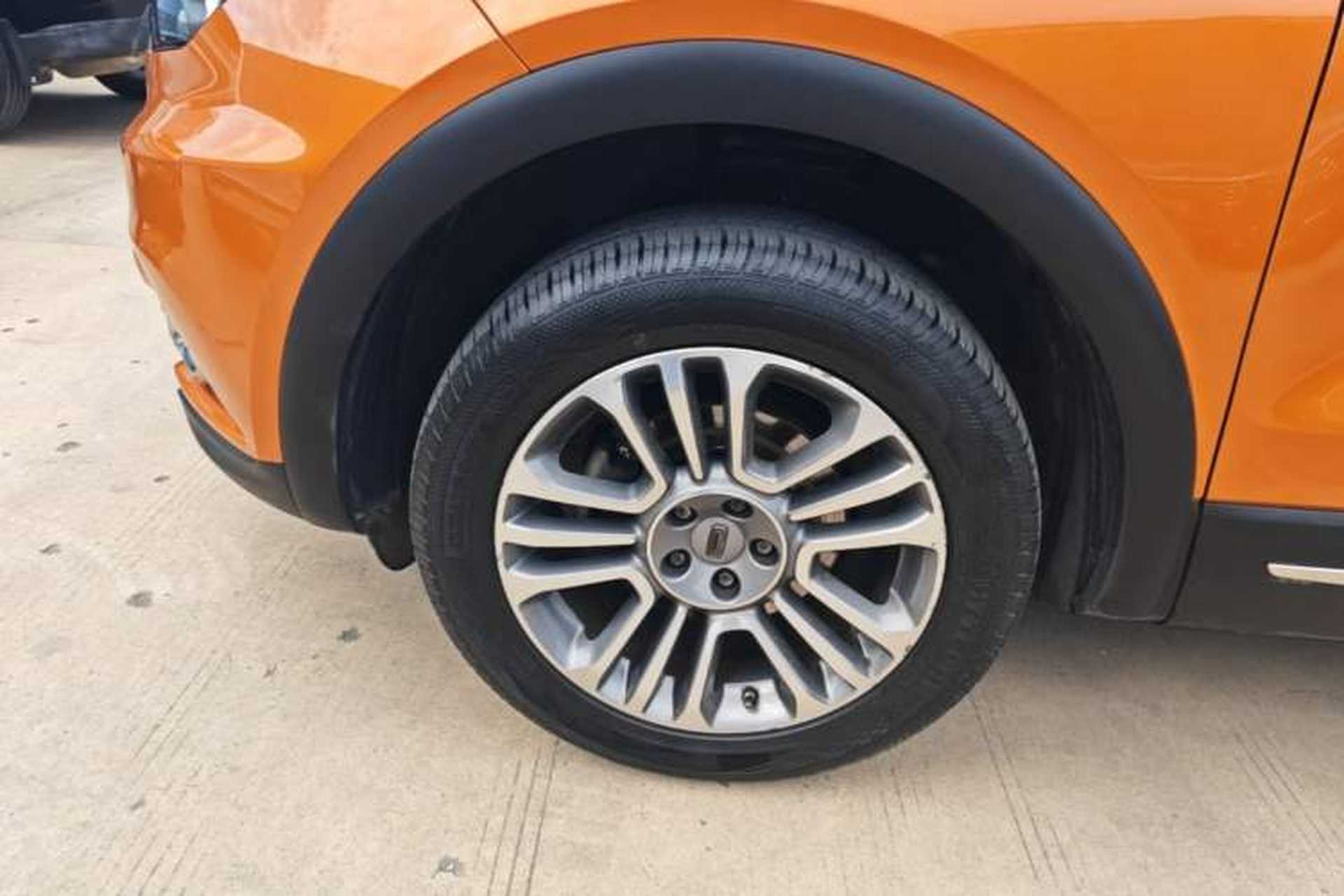 Used Qoros 5 2017 1.6T Automatic Prestige Model Left Front Wheel Hub
