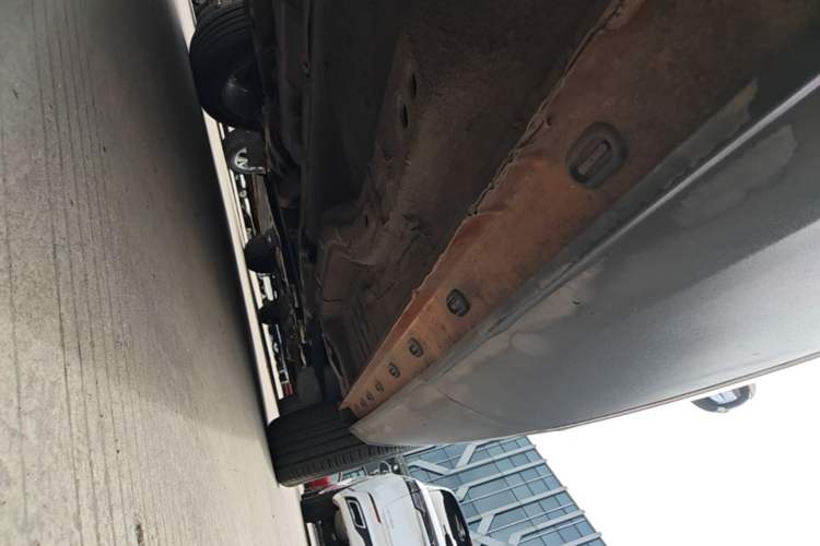 Used Qoros 5 2017 1.6T Automatic Prestige Model Left Side Sill