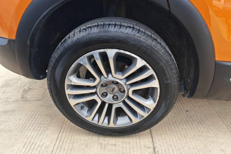 Used Qoros 5 2017 1.6T Automatic Prestige Model Right Rear Wheel Hub