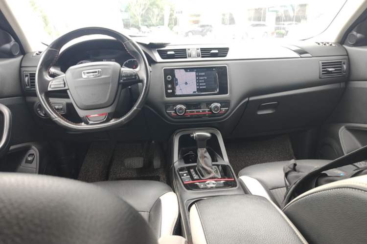 Used Qoros 5 2017 1.6T Automatic Prestige Model Center Console