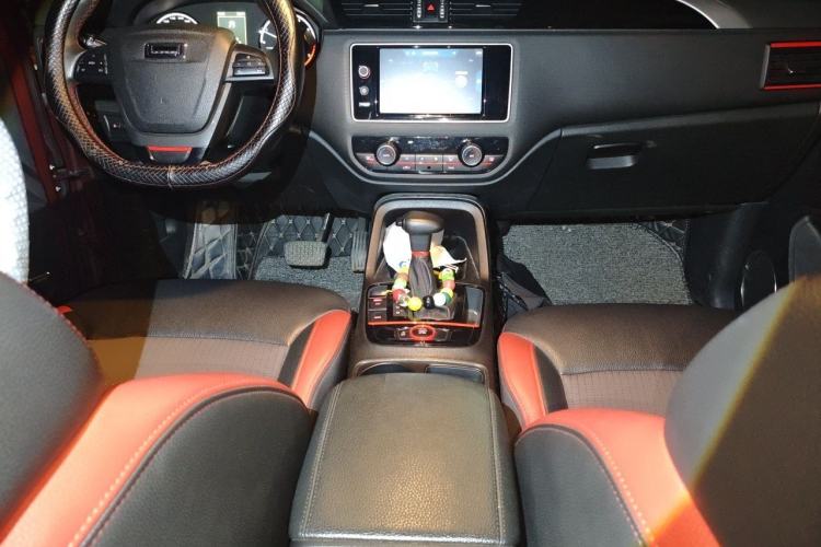 Used Qoros 5 2017 1.6T Automatic New Elite Model Audio And AC Panel