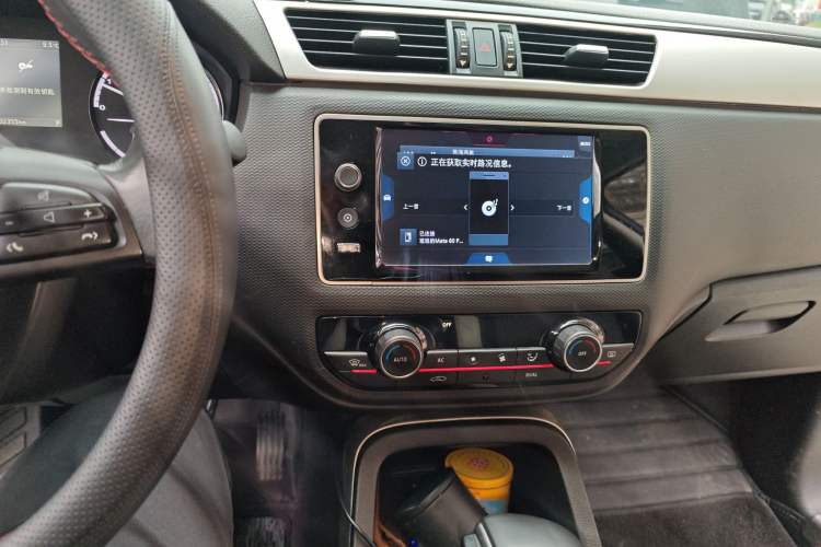 Used Qoros 5 2017 1.6T Automatic Prestige Model Audio And AC Panel
