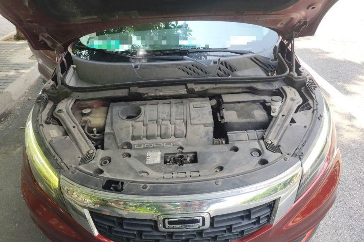 Used Qoros 5 2017 1.6T Automatic Flagship Model Engine Bay