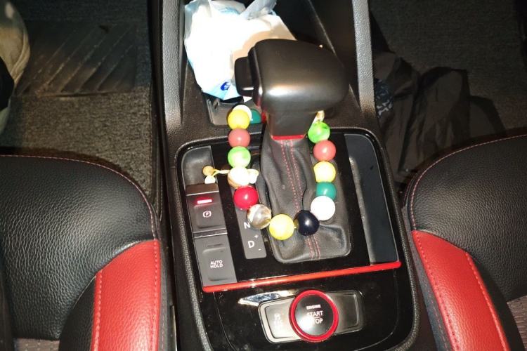 Used Qoros 5 2017 1.6T Automatic New Elite Model Gear Lever