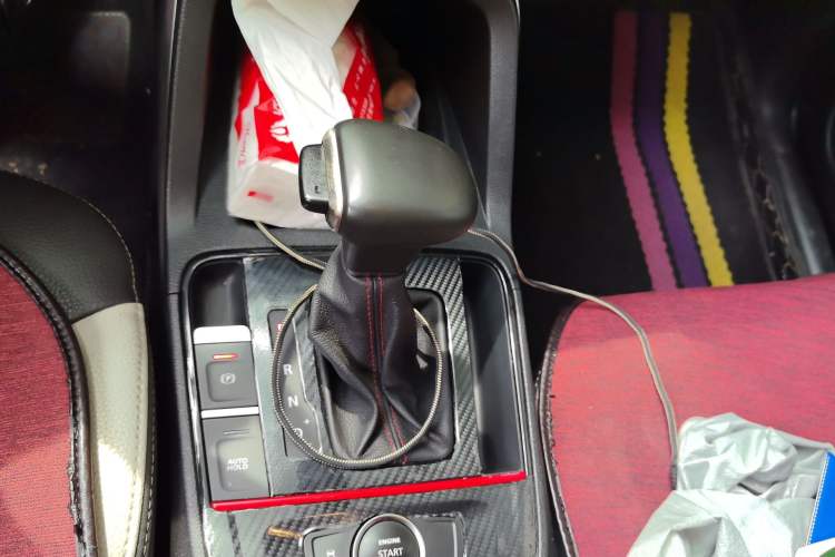 Used Qoros 5 2017 1.6T Automatic Prestige Model Gear Lever