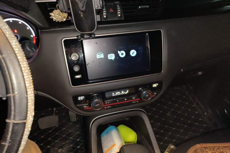 Used Qoros 5 2017 1.6T Automatic New Elite Model Audio And AC Panel