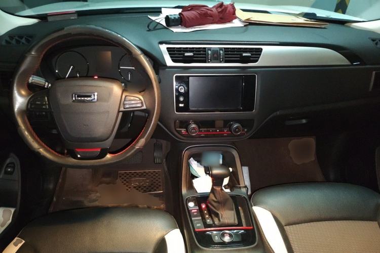 Used Qoros 5 2017 1.6T Automatic Prestige Model Center Console