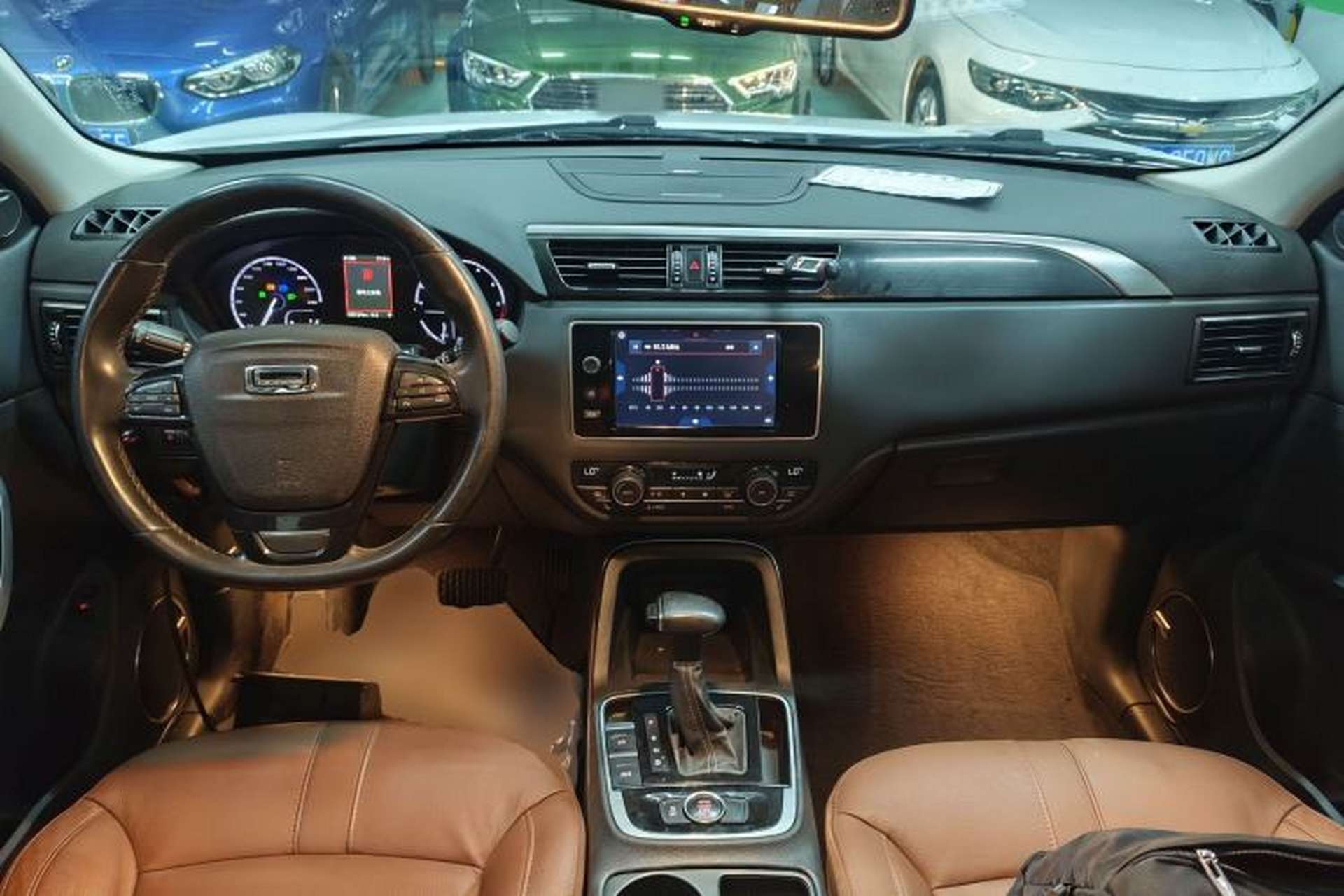 Used Qoros 5 2017 1.6T Automatic Flagship Model Center Console