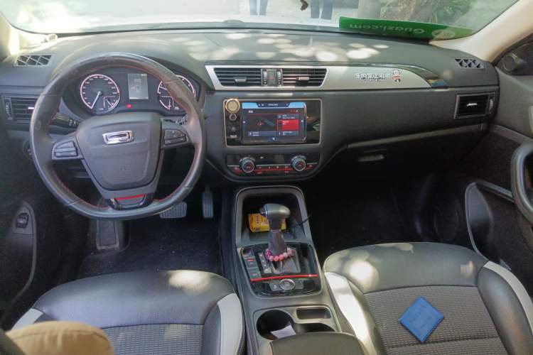 Used Qoros 5 2017 1.6T Automatic Prestige Model Center Console