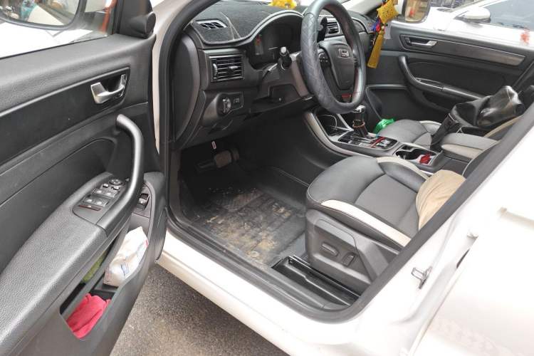 Used Qoros 5 2017 1.6T Automatic Prestige Model Driver Seat